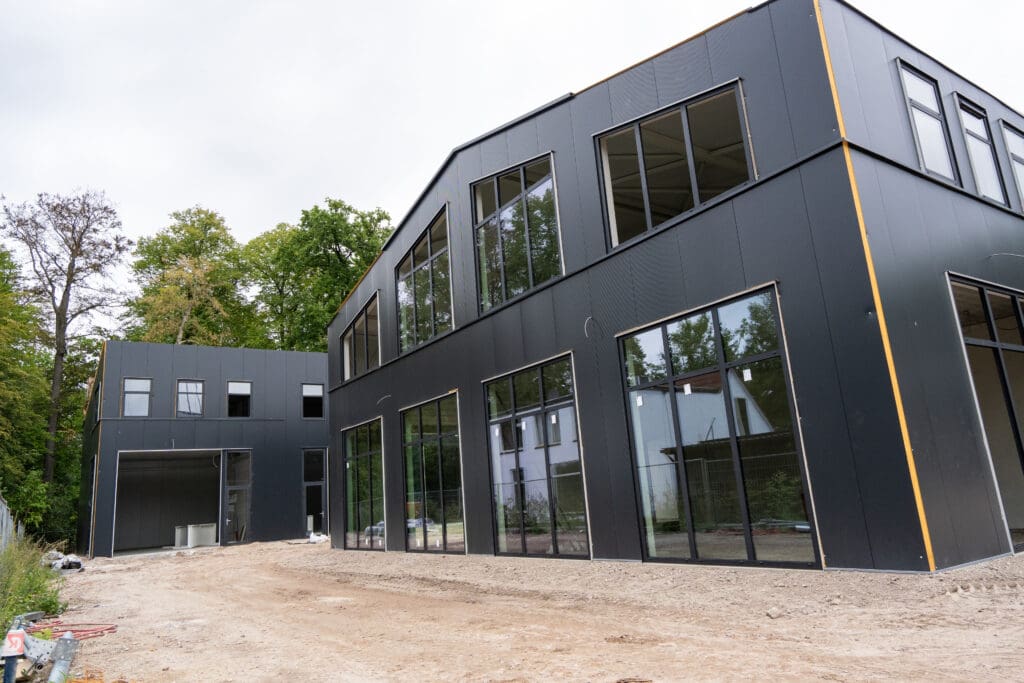 Twee blokken bedrijfsunits op Businesspark Soest