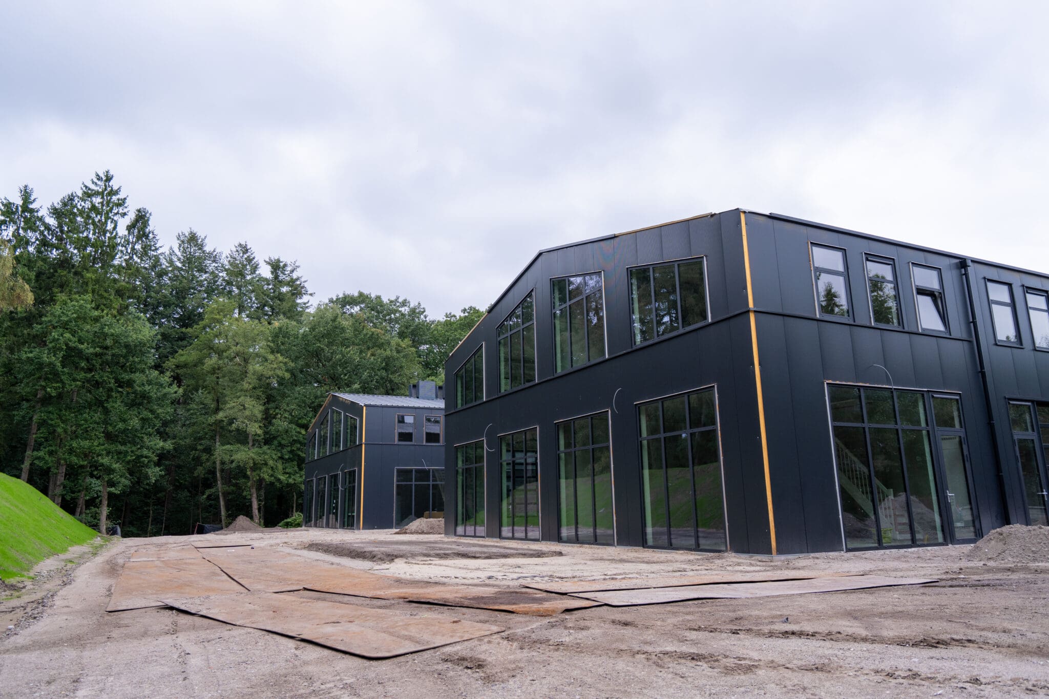 Bedrijfsunits van Businesspark Soest aan de rand van het bos